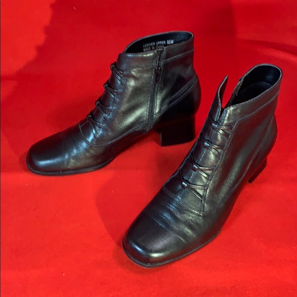 Accents Black Leather Ankle Boots Size 8.5m
